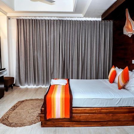 The Valampuri Hotell Jaffna Eksteriør bilde