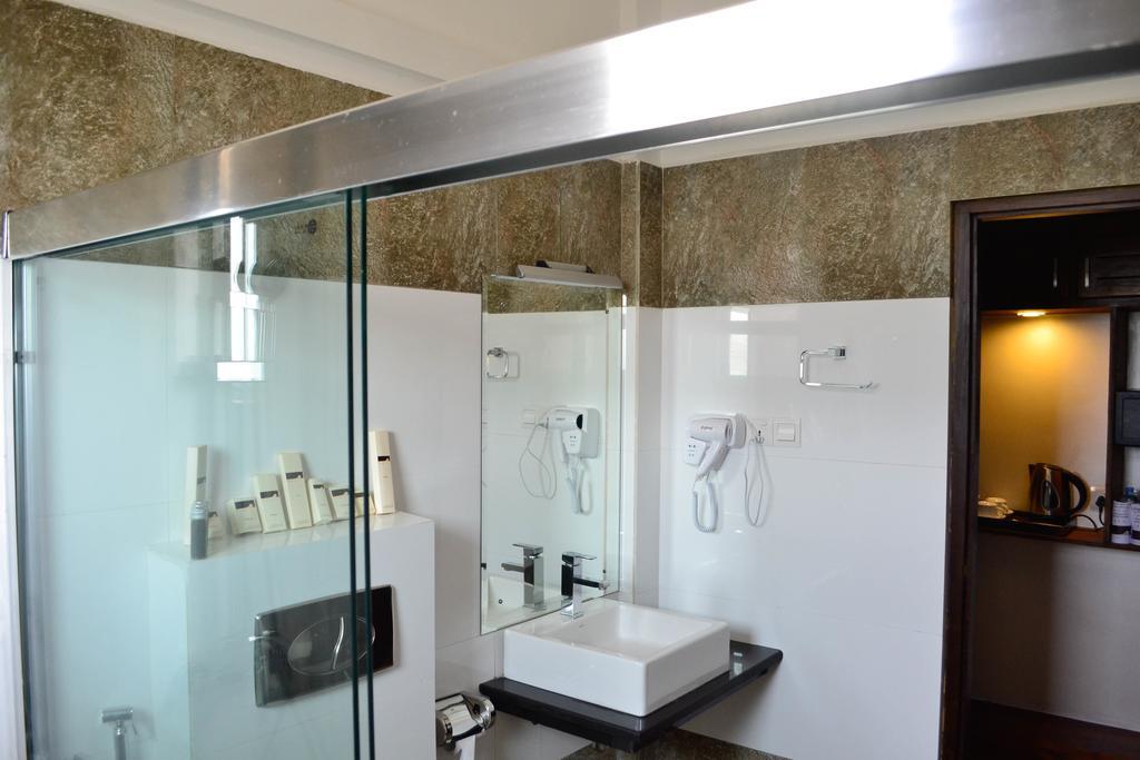 The Valampuri Hotell Jaffna Eksteriør bilde