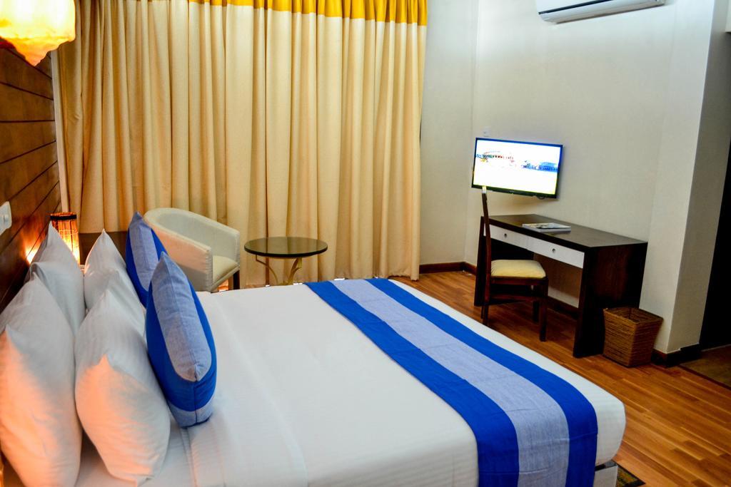 The Valampuri Hotell Jaffna Eksteriør bilde