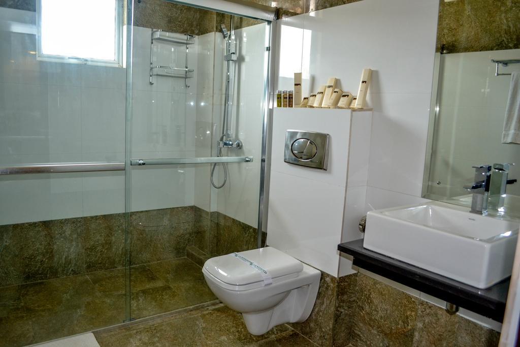 The Valampuri Hotell Jaffna Eksteriør bilde