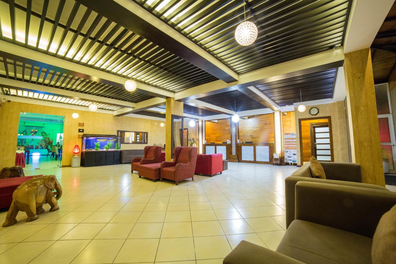 The Valampuri Hotell Jaffna Eksteriør bilde