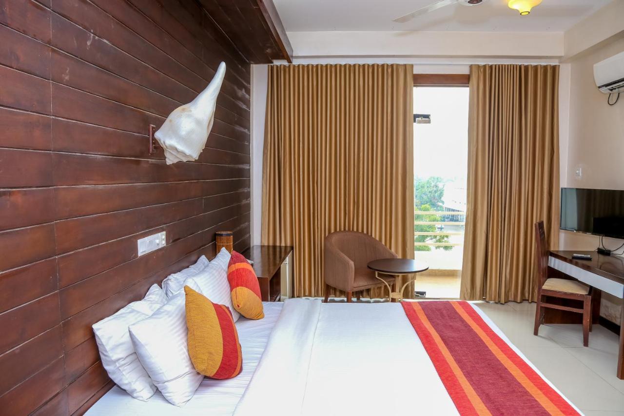 The Valampuri Hotell Jaffna Eksteriør bilde