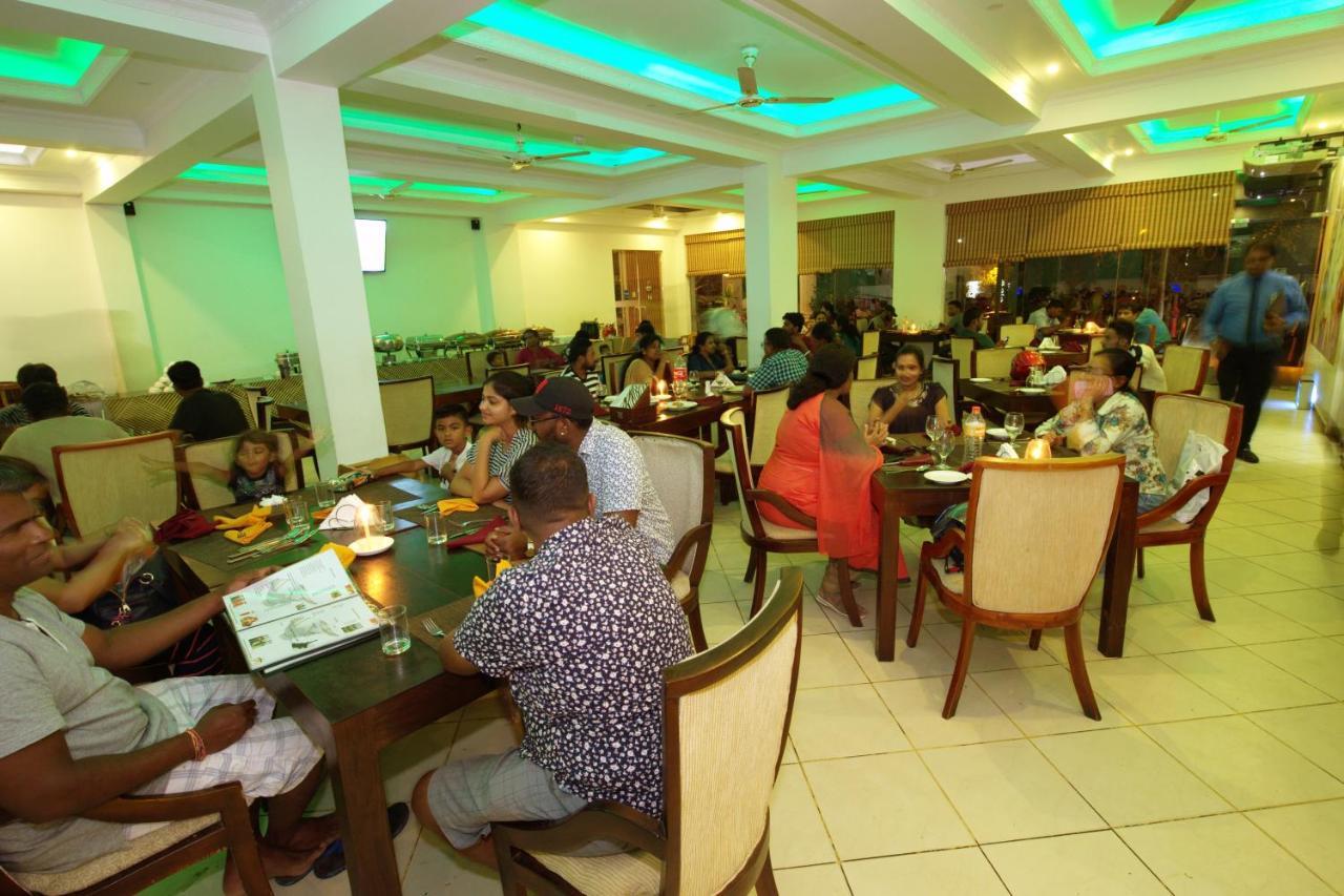 The Valampuri Hotell Jaffna Eksteriør bilde