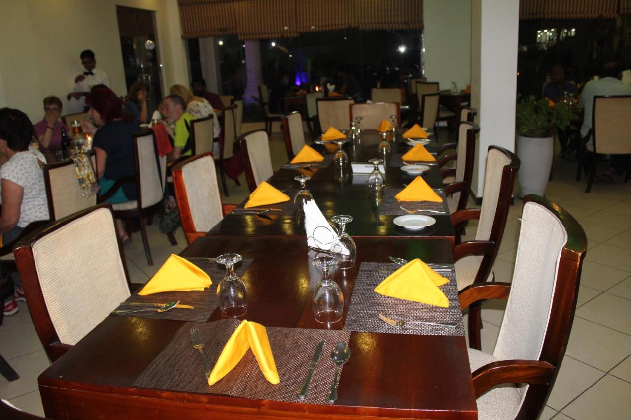 The Valampuri Hotell Jaffna Eksteriør bilde